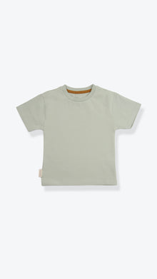 Organic cotton kids tee in sage green – front view