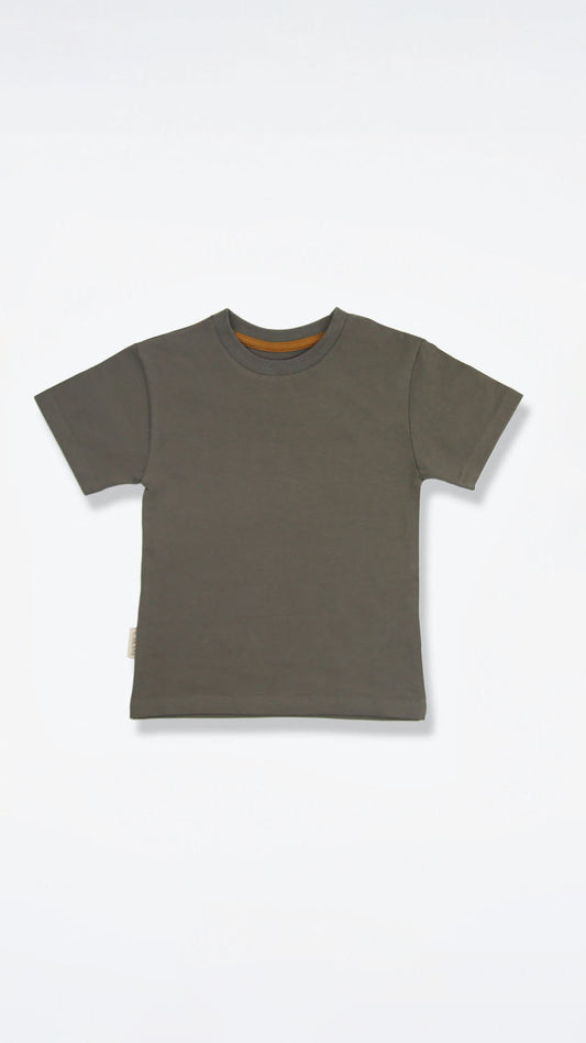 Organic cotton kids tee in dusty olive color – front view