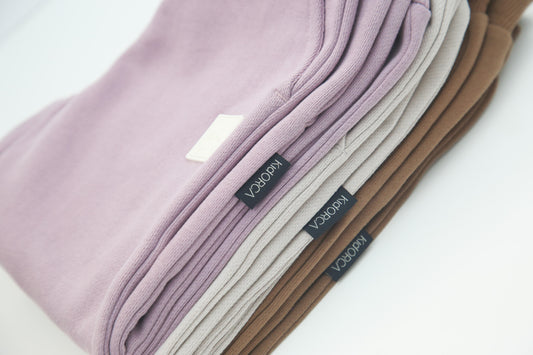 Close-up of french terry fabric and crewneck stitching – elderberry kids sweatshirt